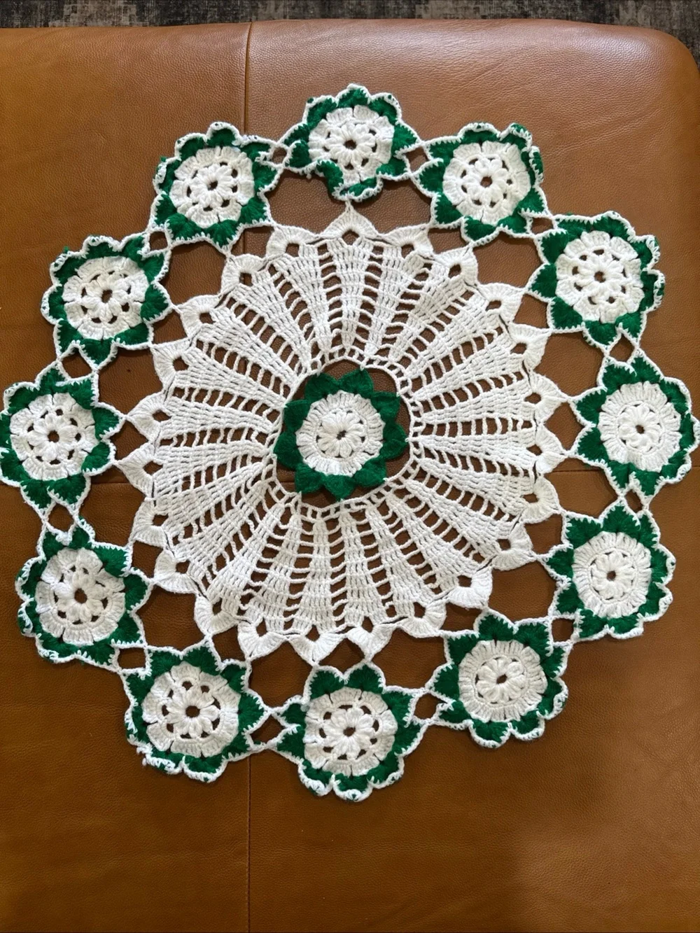 Lot of 4 Handmade Crochet Christmas Doilies Holiday Table Decor 16” to 28” VTG